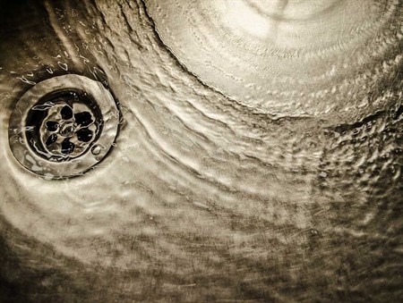 Vatten och avloppsanslutning vid pelare